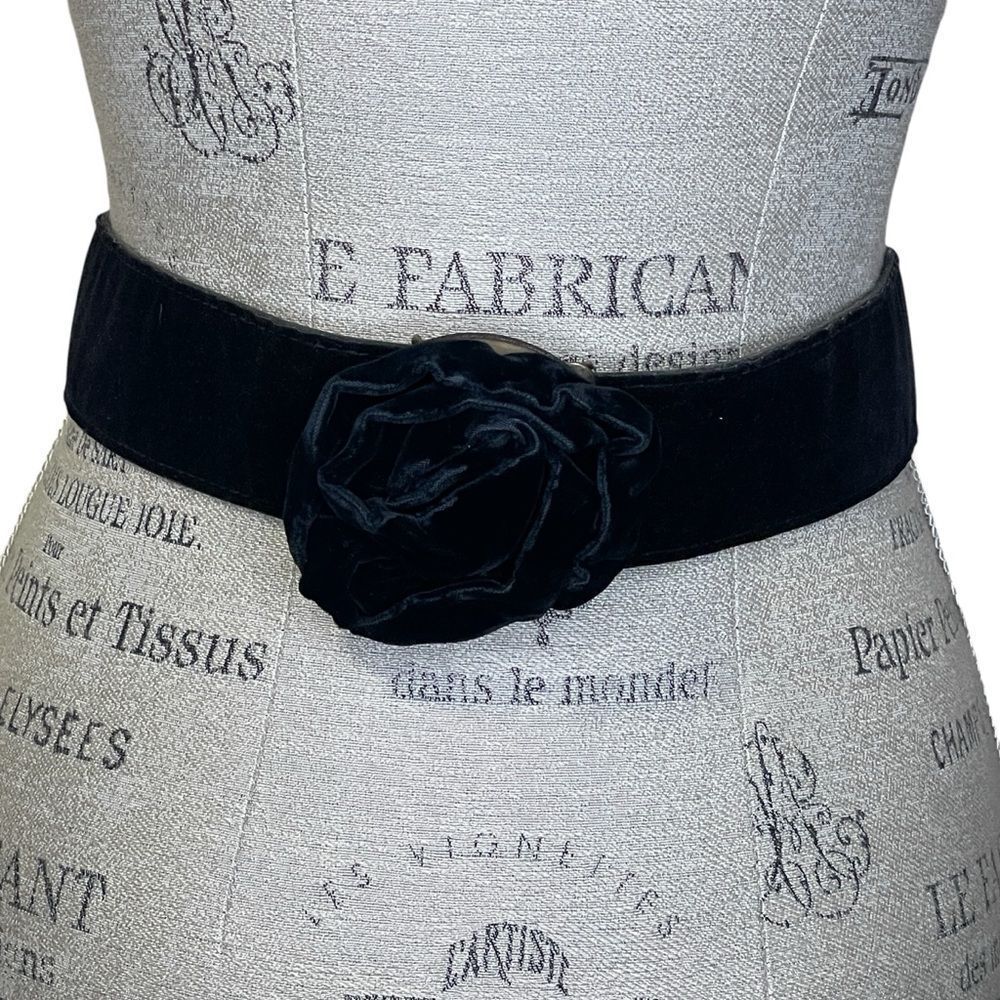 Vintage 90’s Axiom Velvet Adjustable Belt Black Size Medium